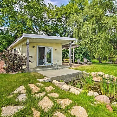 Peaceful Horicon Studio With Rock River Access!